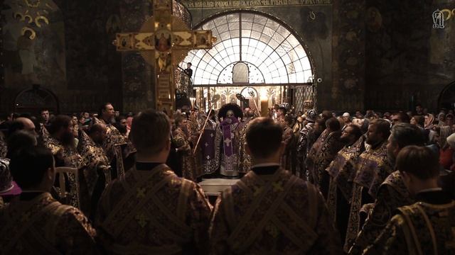 Чин Воздвиження Хреста Господньго у Києво-Печерській Лаврі смотреть онлайн