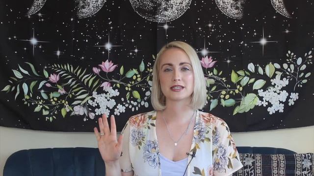 Unboxing Astral Realms Crystal Oracle | Plus Pick a card reading смотреть онлайн