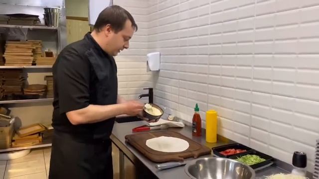 РЕЦЕПТ ШАУРМЫ С КУРИЦЕЙ | НЕОБЫЧНАЯ ГРИЛЬ-ШАУРМА | РЕСТОРАН "PUERTO MADERO" смотреть онлайн