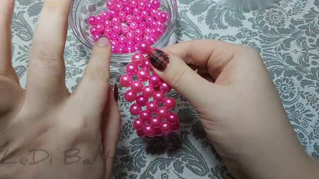 Как правильно переходить на 2ой ряд при плетении крестиком Видеоответ для самой маленькой подписчиц смотреть онлайн