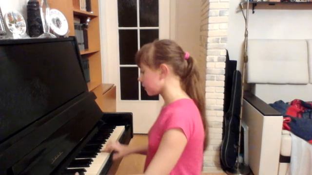 Я играю на фортепиано "Thousand years" смотреть онлайн