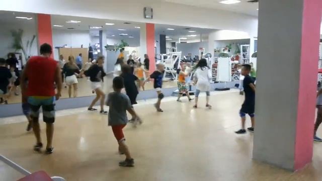 ХИП ХОП ШКОЛА АТОМ ДЕНС СЕВАСТОПОЛЬ, БАЗОВЫЕ ДВИЖЕНИЯ УРОК ПО ХИП ХОП СОВРЕМЕННЫЙ СТИЛЬ смотреть онлайн