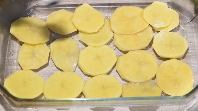 Обалденно вкусная картофельная запеканка с фаршем и сыром!/Картошка с фаршем в духовке смотреть онлайн