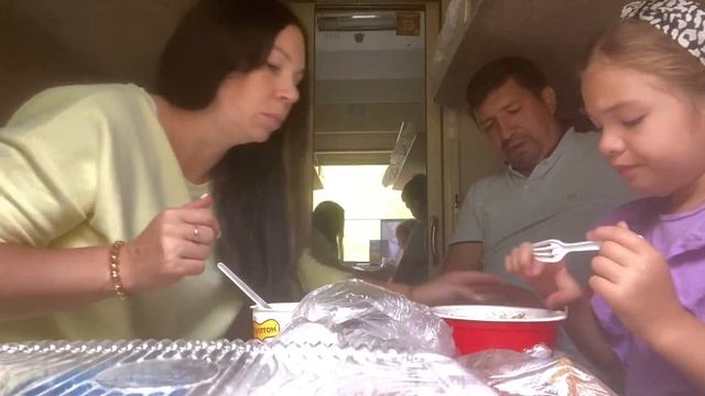 Как мы ехали 12 часов на поезде в купейном вагоне. Поезд Санкт -Петербург