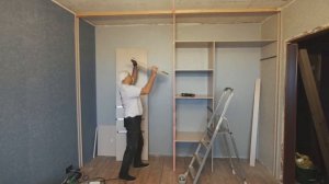 Сборка встроенного шкафа купе с зеркальными дверьми купе Aristo