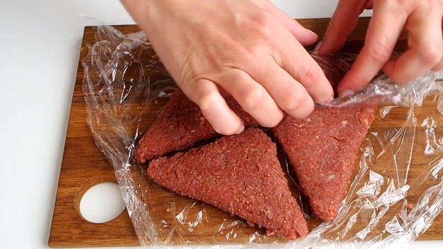 Макдоналдс нервно стоит в сторонке пока я жарю эти сочные мясные котлеты!) смотреть онлайн