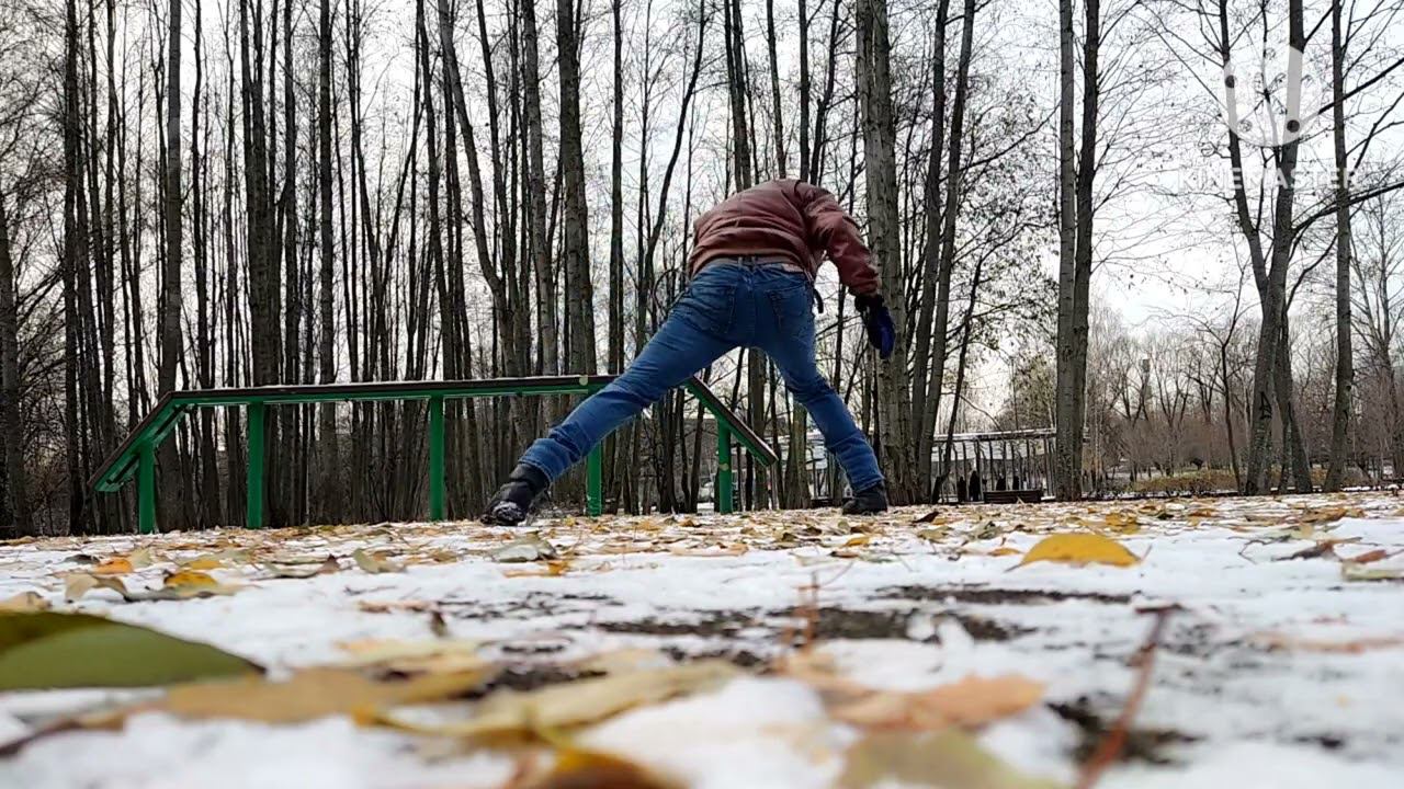 Снег сквозь листья,,, смотреть онлайн