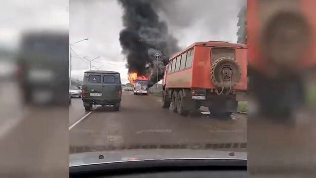 пассажирский автобус горит синим пламенем смотреть онлайн
