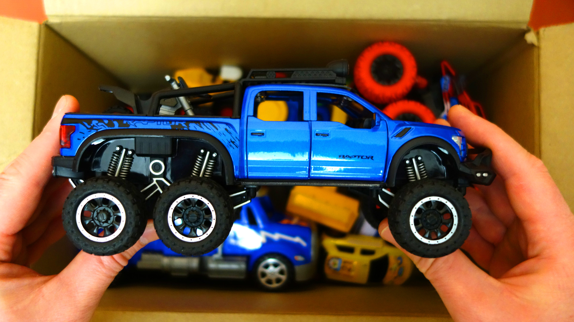 Игрушки Большая Коробка с модельками: Тачки Машинки Щенячий Патруль. Распаковка и обзор машинок смотреть онлайн