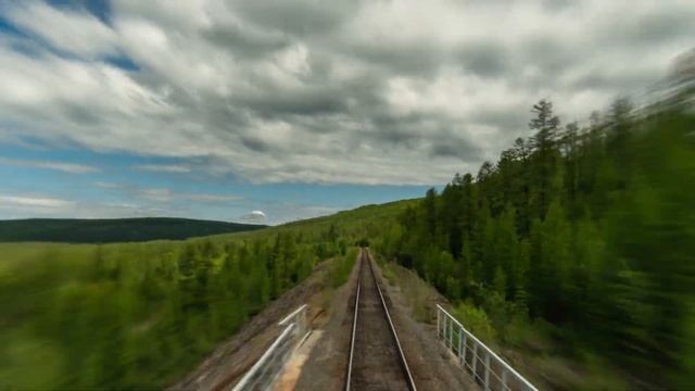 Поезд едет с бешеной скоростью смотреть онлайн