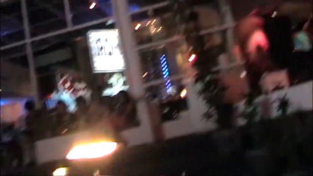 Bali Girl Dancing With Fire смотреть онлайн