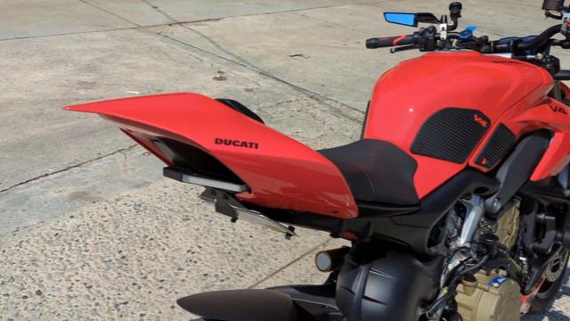 2023 Streetfighter V4 with Arrow Exhaust