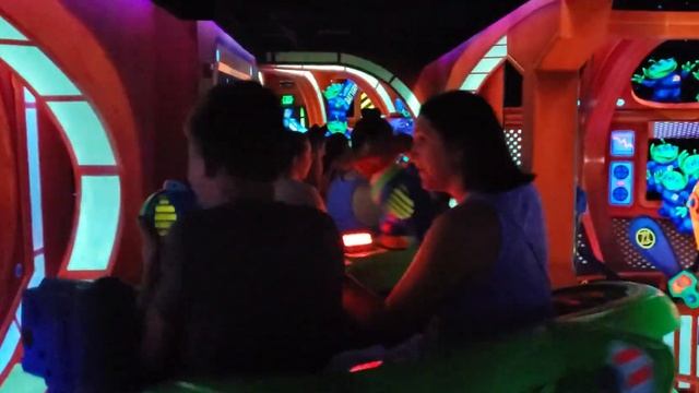 To Infinity and Beyond! Magic Kingdom смотреть онлайн