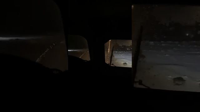 проблема Моста. Люди вот так рискуют своими жизнями не дожидаясь открытия зимника на реке Лена. смотреть онлайн