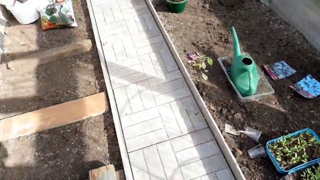 МОЙ ОГОРОД 15 МАЯ. Почти все высадила, будем убирать виноград. смотреть онлайн