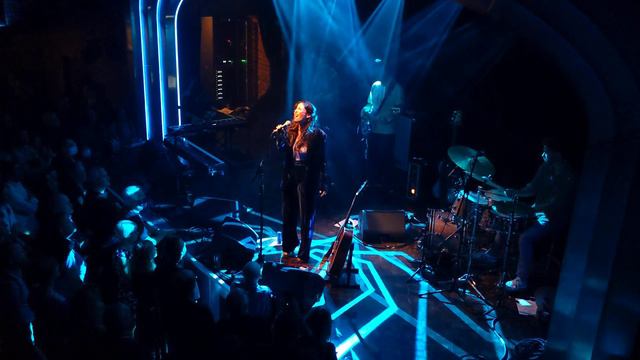 Nerina Pallot - The heart is a lonely hunter - live at Lafayette in London смотреть онлайн