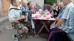 Есть ещё порох в пороховницах..  Шикарная песня под гармонь