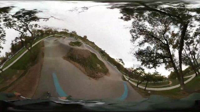 Трюковой самокат в ВР 360 Рамп трэк Pump Treck Самокат VR 360°