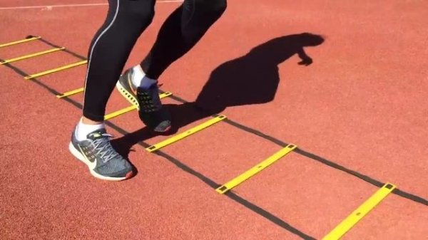 Упражнения на координационной лестнице.