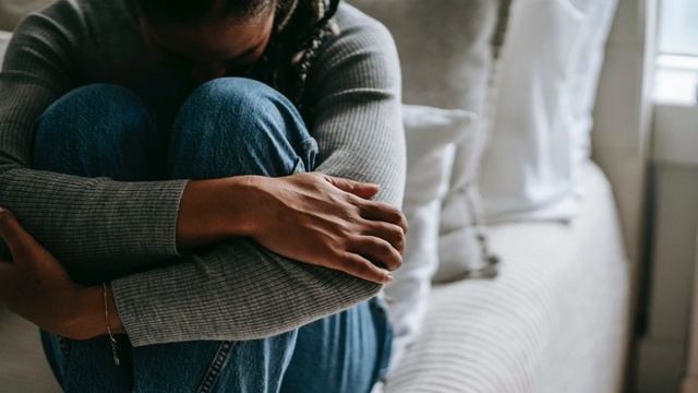 ПАНИЧЕСКАЯ АТАКА ЧТО ДЕЛАТЬ? КАК ИЗБАВИТЬСЯ от ПАНИЧЕСКИХ АТАК. ЧТО ТАКОЕ ПАНИЧЕСКИЕ АТАКИ СИМПТОМЫ смотреть онлайн