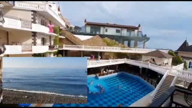 КРЫМ. Отель Камелот. Красивый вид на Алушту.