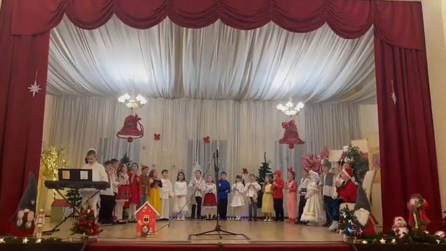 O, ce veste minunată - Eric la pian, Serbare de Crăciun 2023, clasa 1 B Școala Nicolae Iorga смотреть онлайн