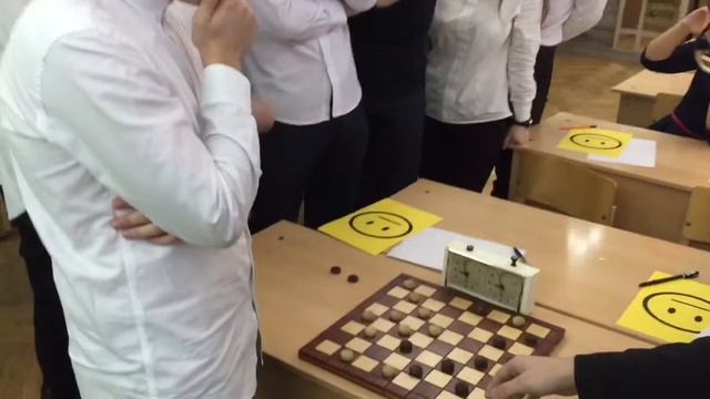 Коллективная игра в шашки смотреть онлайн