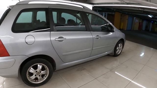 Peugeot 307 I 2.0 MT (107 л.с.) 2003