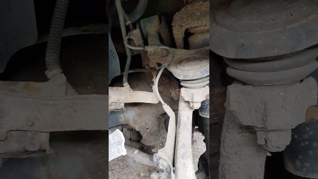 Lexus LX470 падает перед, жёсткая