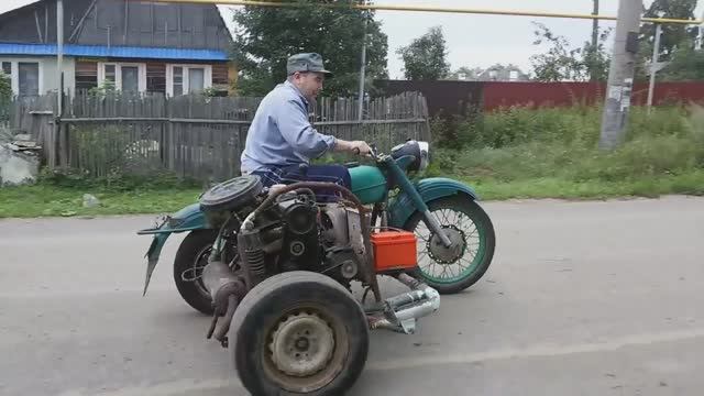 Мотоцикл с двигателем в коляске от ВАЗ 2109. смотреть онлайн