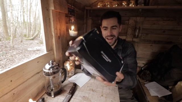 Off Grid Pallet Wood Cabin: Opening Subscriber Gifts & Coffee Vibes смотреть онлайн