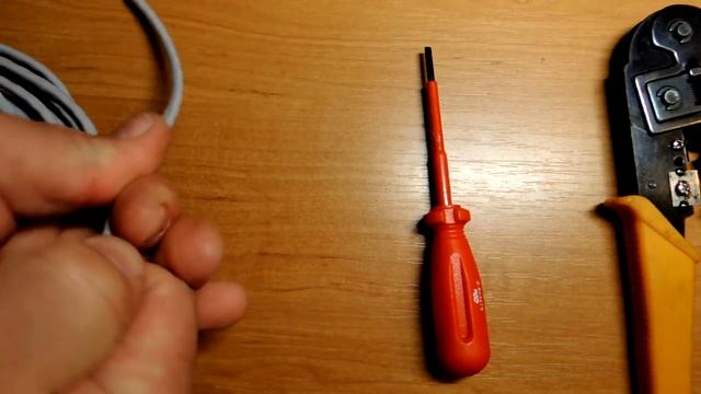 Как самому обжать интернет кабель. Обжим коннектора RJ45 самостоятельно, Распиновка RJ45. Витая пар смотреть онлайн