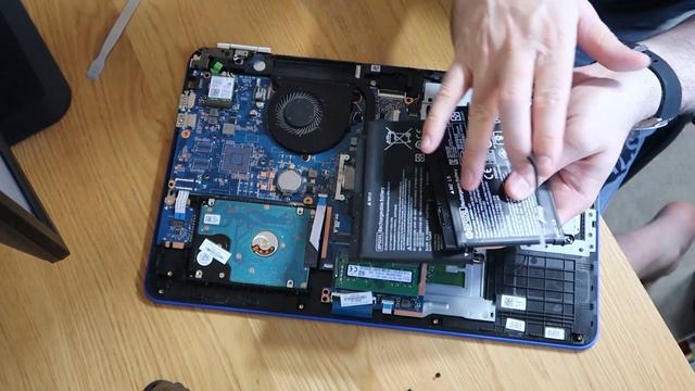 HP Pavilion 15 - Battery Replacement смотреть онлайн