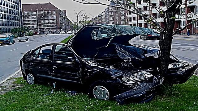 [OFFICIAL TRAILER] Mini Cooper Car Crash Test UK смотреть онлайн