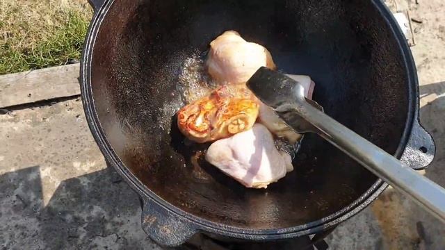 Куриные бёдра с картошкой в казане смотреть онлайн