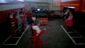 танец от дошколят к Дню Пожарного