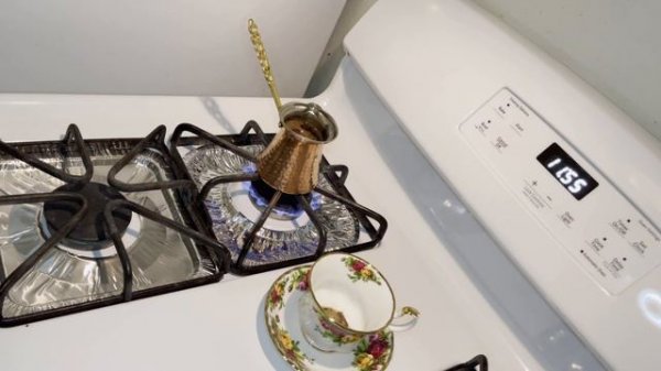 TURKCHA USULDA KOFE TAYYORLASH☕️ Как заварить кофе в Турке #ayisha_vlogs #coffe #кофе #kofe