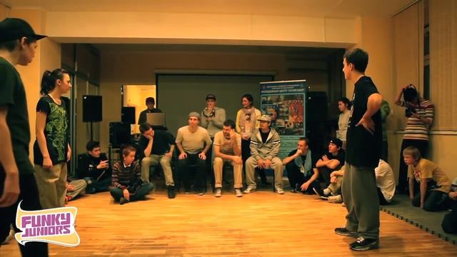 Лена vs Данила vs Тарас | POPPING 1/4 Final | FUNKY JUNIORS 2011 смотреть онлайн