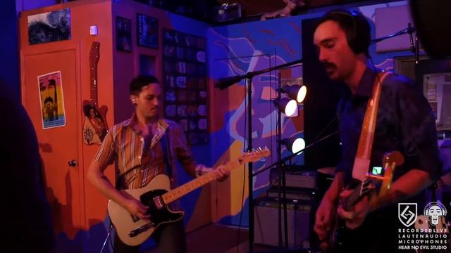 Run With Hounds Live @ Hear No Evil Studio смотреть онлайн