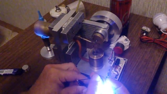 Двигатель Стирлинга с генератором для пикника смотреть онлайн