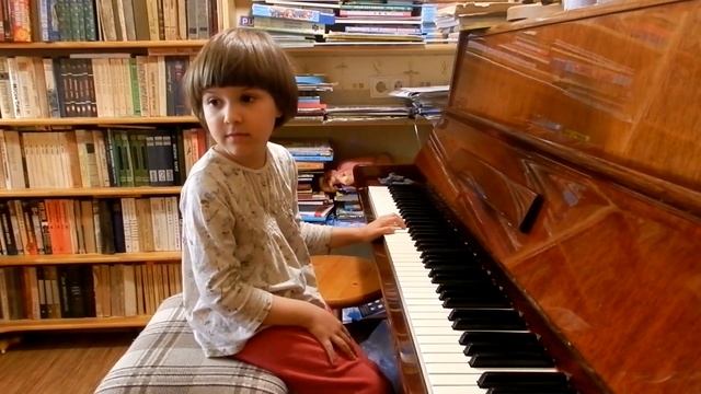Марианна Лемешкина. 4 года 11 месяцев. Упражнения перед гаммами смотреть онлайн