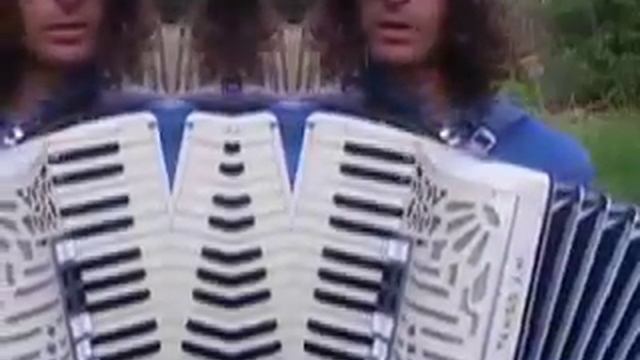 Trippy Gypsy Crazy Accordion Lesson with Assi Rose смотреть онлайн