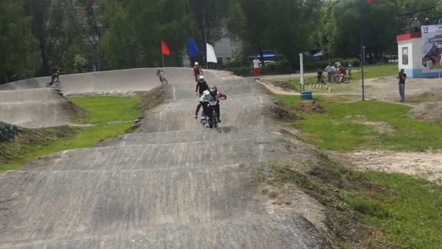 Заезд 7. Круг 3. Мужчины элита, гонка памяти Геннадия Брикса, Брянск, 18 июня 2016 смотреть онлайн