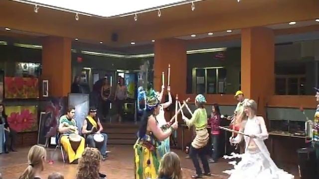 Capoeira, Maculele and Samba Batucada смотреть онлайн