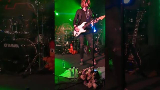 IVAN "Розами" + "Океанами" смотреть онлайн