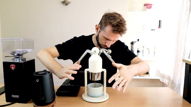 Cafelat Robot vs Flair Pro: The Best Manual Espresso Maker? смотреть онлайн