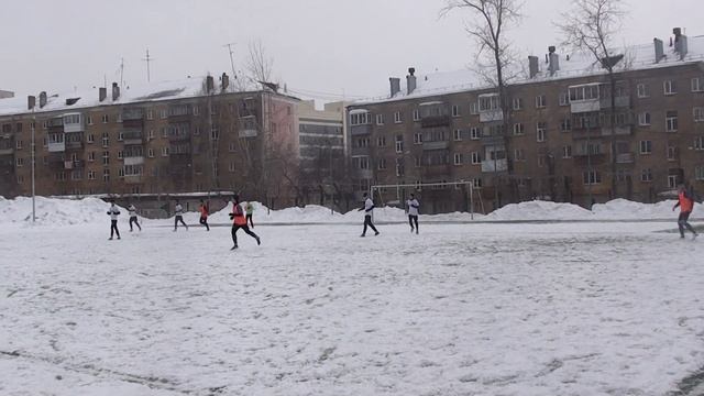 Уралец-02 (Нижний Тагил) - Синара (Каменск-Уральский) (1 тайм) смотреть онлайн