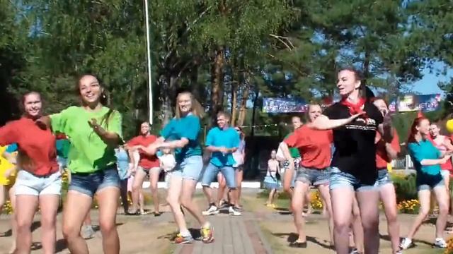 Флешмоб под песню макаренна смотреть онлайн