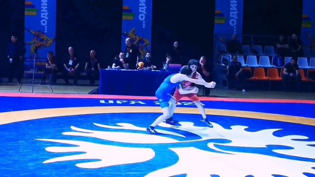 Ильяс Дакаев (Чечня). Двукратный победитель первенств России по греко-римской борьбе среди юношей смотреть онлайн