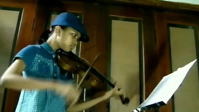 COURANTE of PARTITA 2 - J. S. BACH violin solo (FIRDA FIFI VERSION) смотреть онлайн